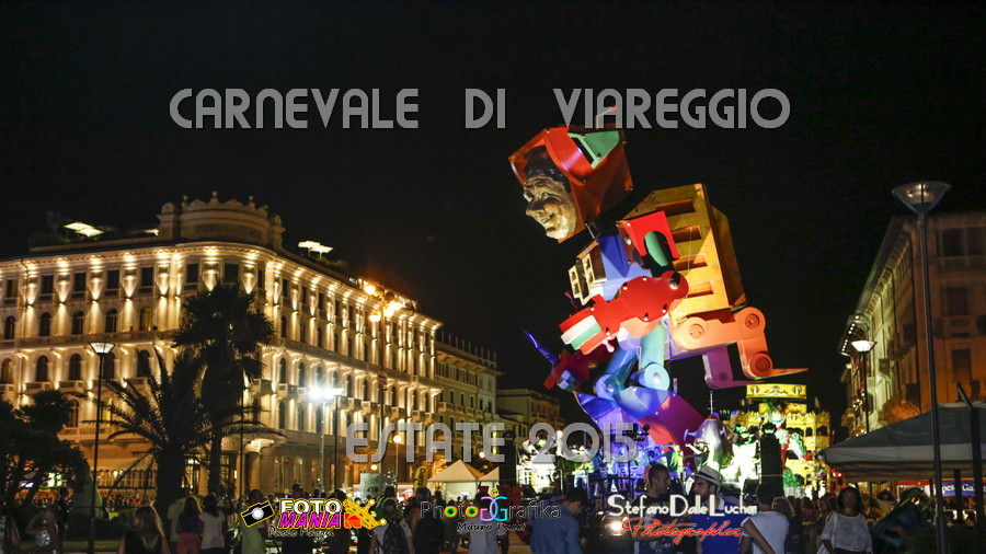 Carnevale estivo di Viareggio 2015, la fotogallery della prima serata
