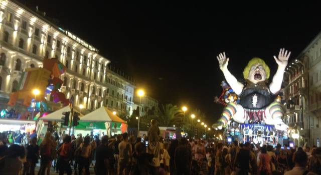 Carnevale estivo 2015, flop a Ferragosto: la seconda sfilata finisce in anticipo