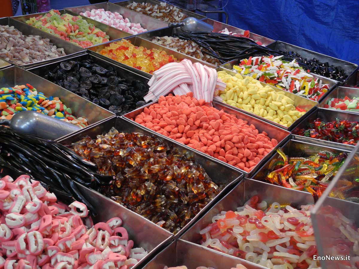 Al Carnevale estivo 2015 il “food village” e il mercatino di palloncini e maschere