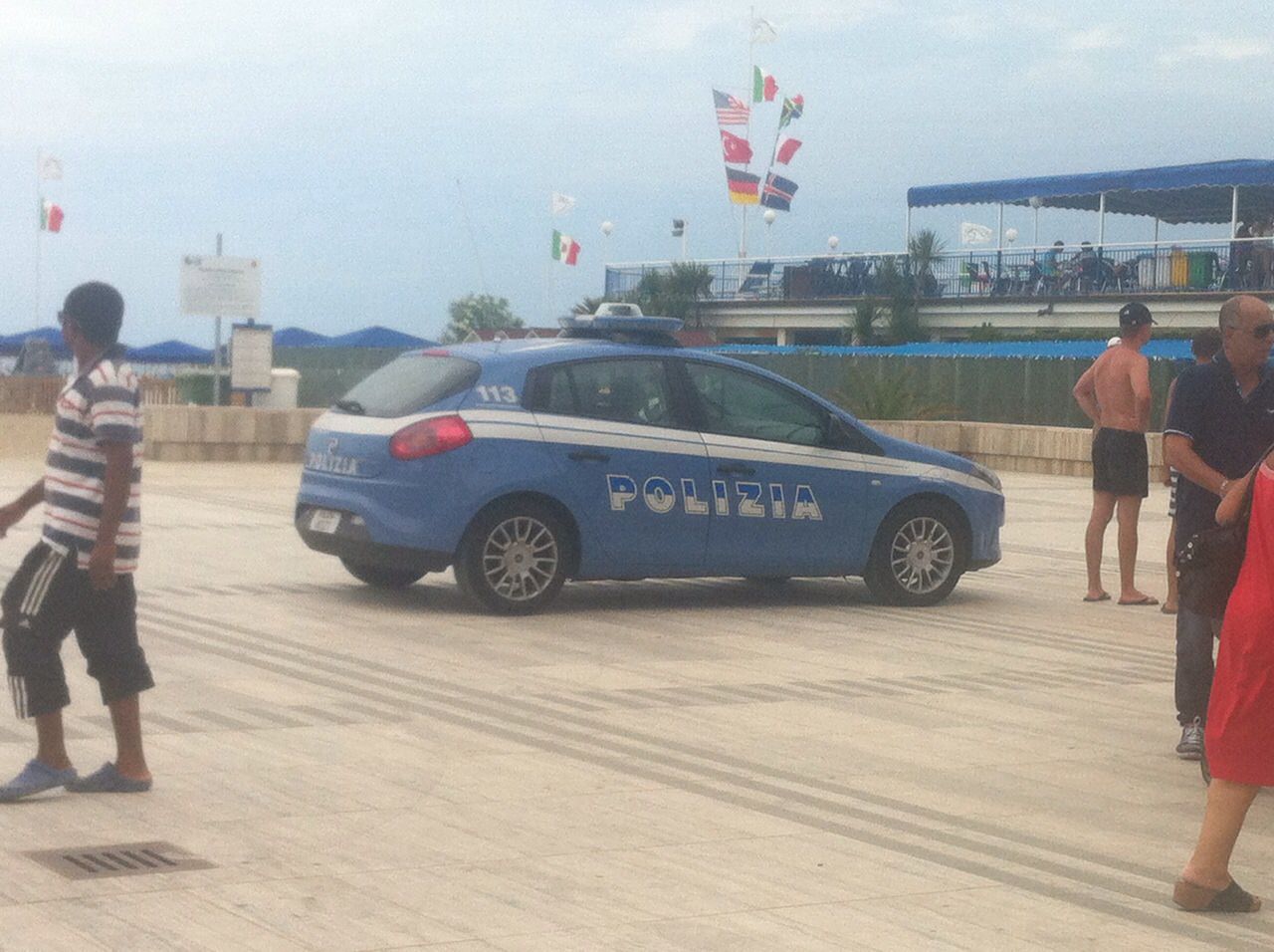 “Perché sulla riviera adriatica arrivano i rinforzi alla polizia e in Versilia no?”