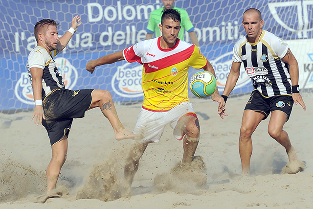 Bokinha, esordio (con doppietta) da urlo. Viareggio in semifinale