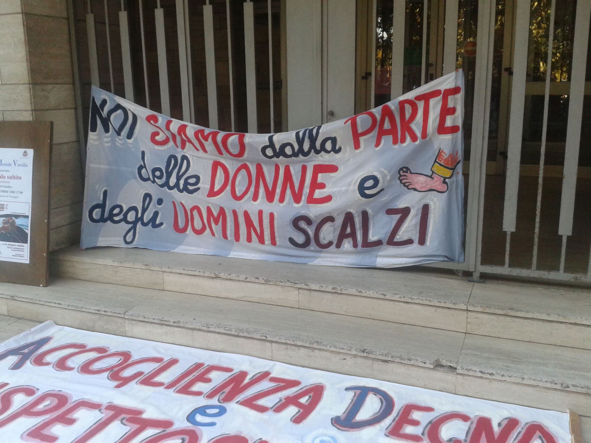 Viareggio risponde presente alla “Marcia delle donne e degli uomini scalzi”