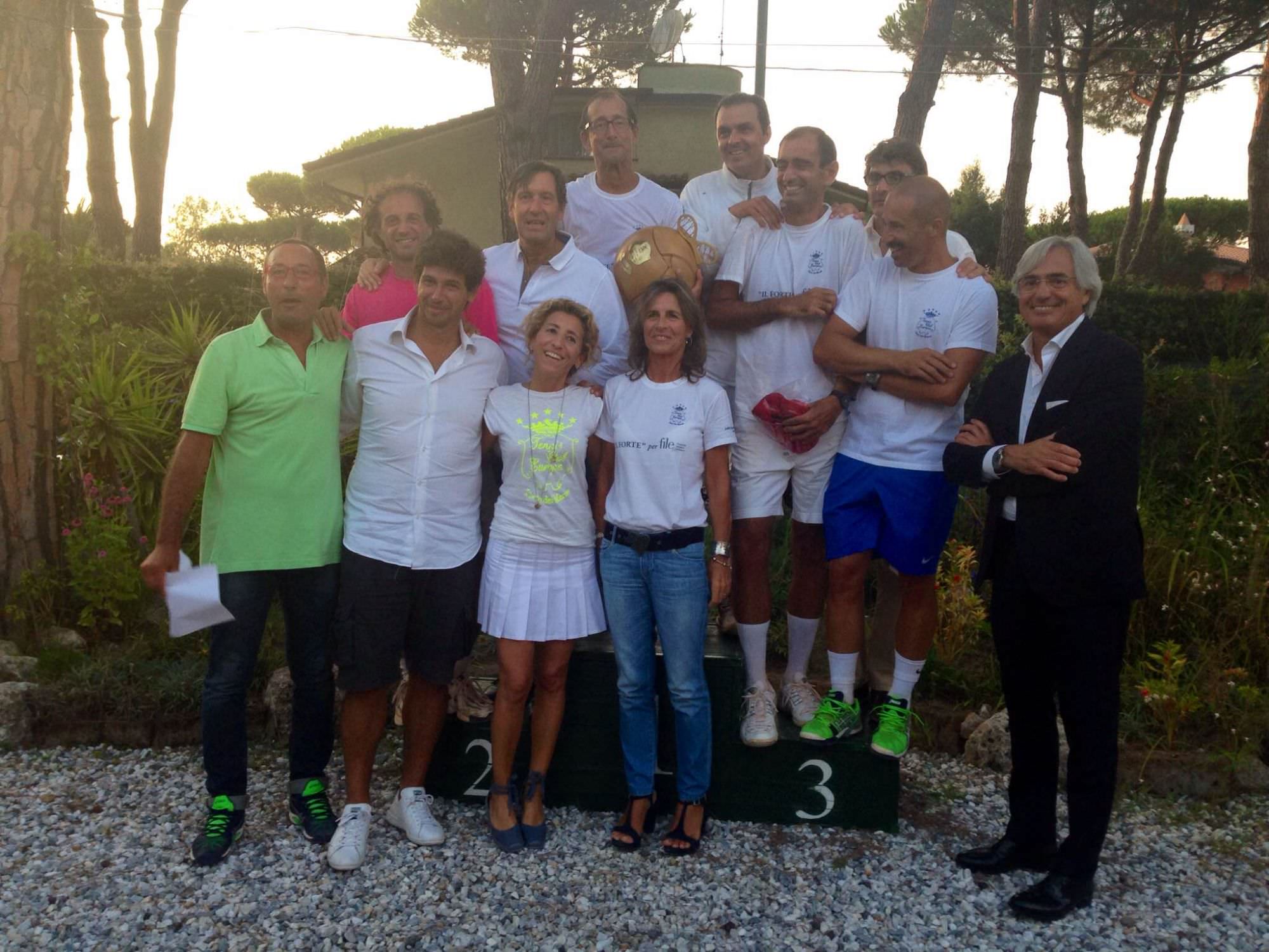 Tennis, torneo di beneficenza a Forte dei Marmi