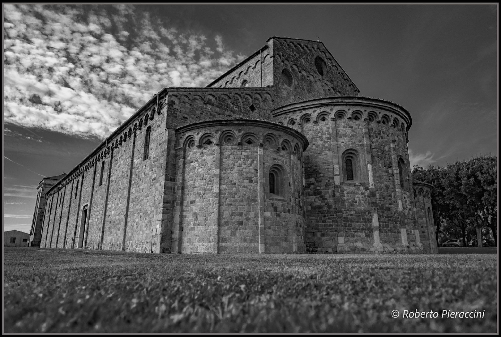 Basilica romanica a San Piero a Grado