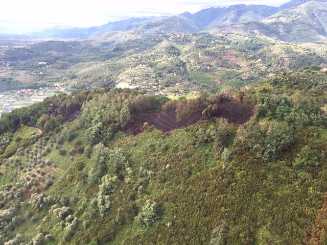 Incendi nei boschi, la provincia più colpita è Lucca