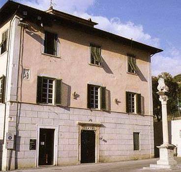 Il programma della stagione di prosa 2017/2018 del Teatro Comunale di Pietrasanta