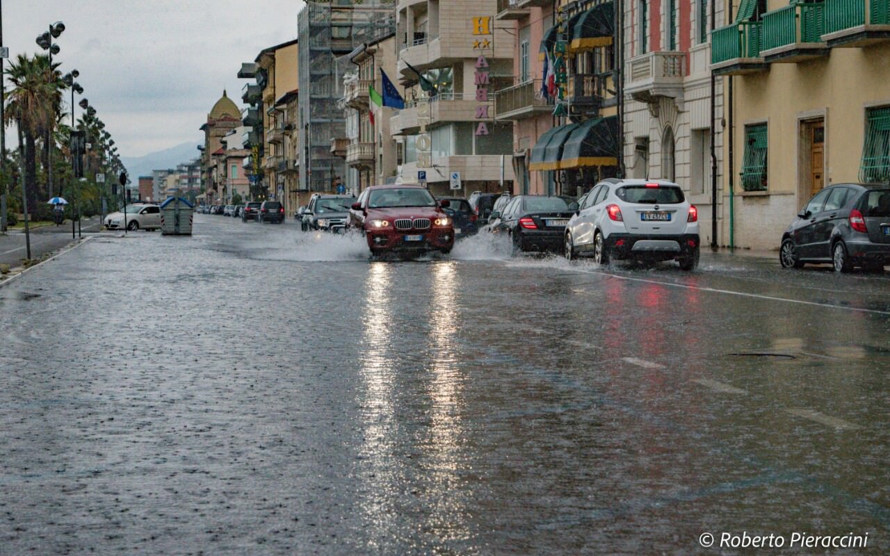 Forti temporali, allerta meteo in Toscana