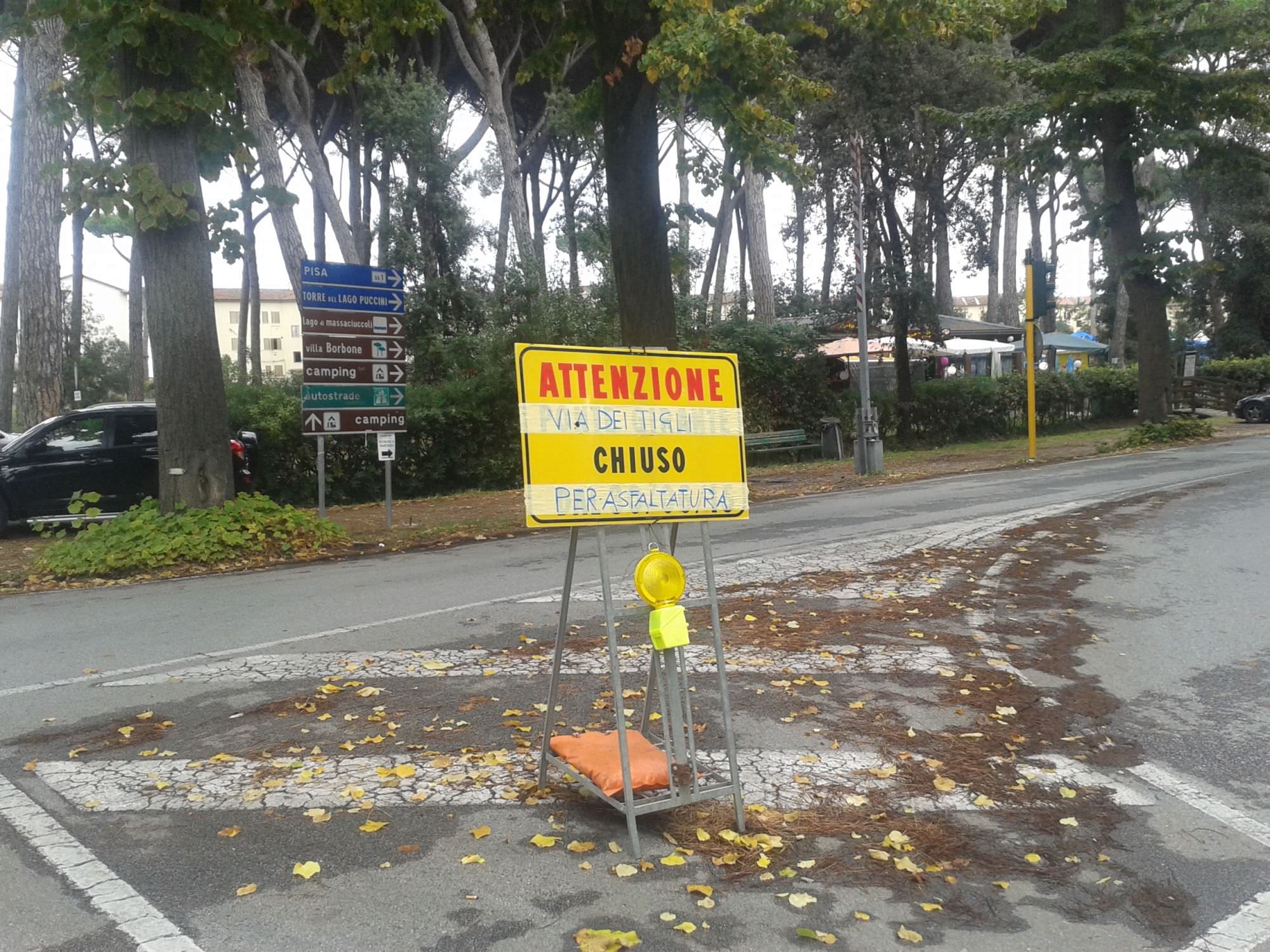 Asfaltatura del viale dei Tigli, chiuso un tratto di strada