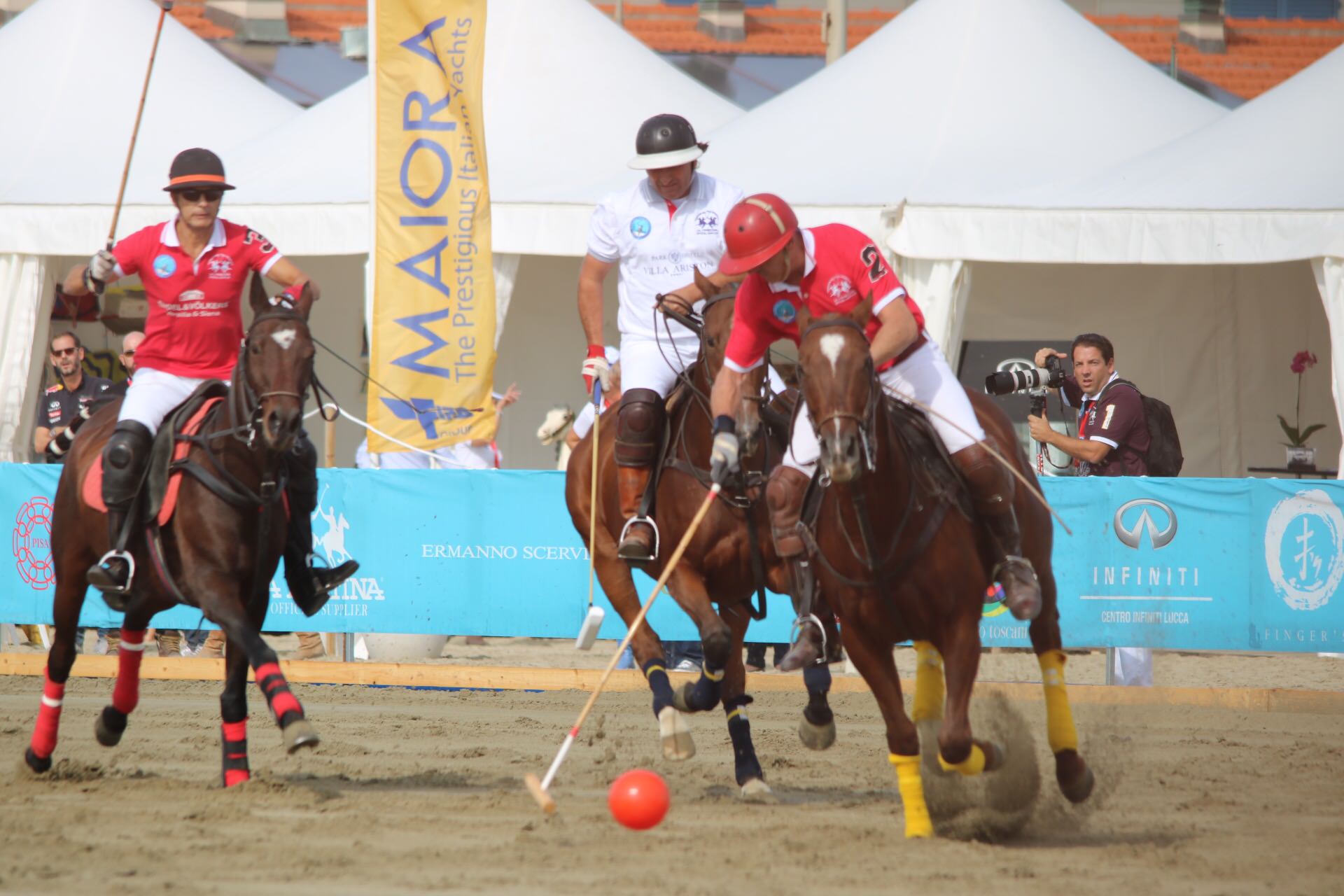 Il fascino della Polo Beach Cup sulla spiaggia di Lido