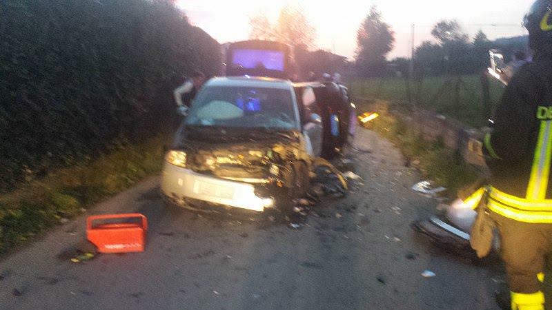 Scontro tra due auto a Strettoia, quattro feriti