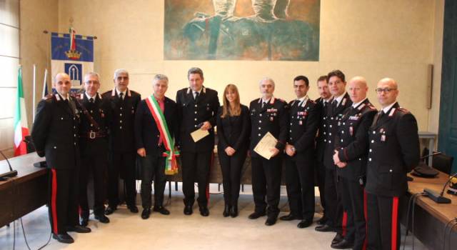 Anti-droga, Pietrasanta &#8216;premia&#8217; i carabinieri protagonisti