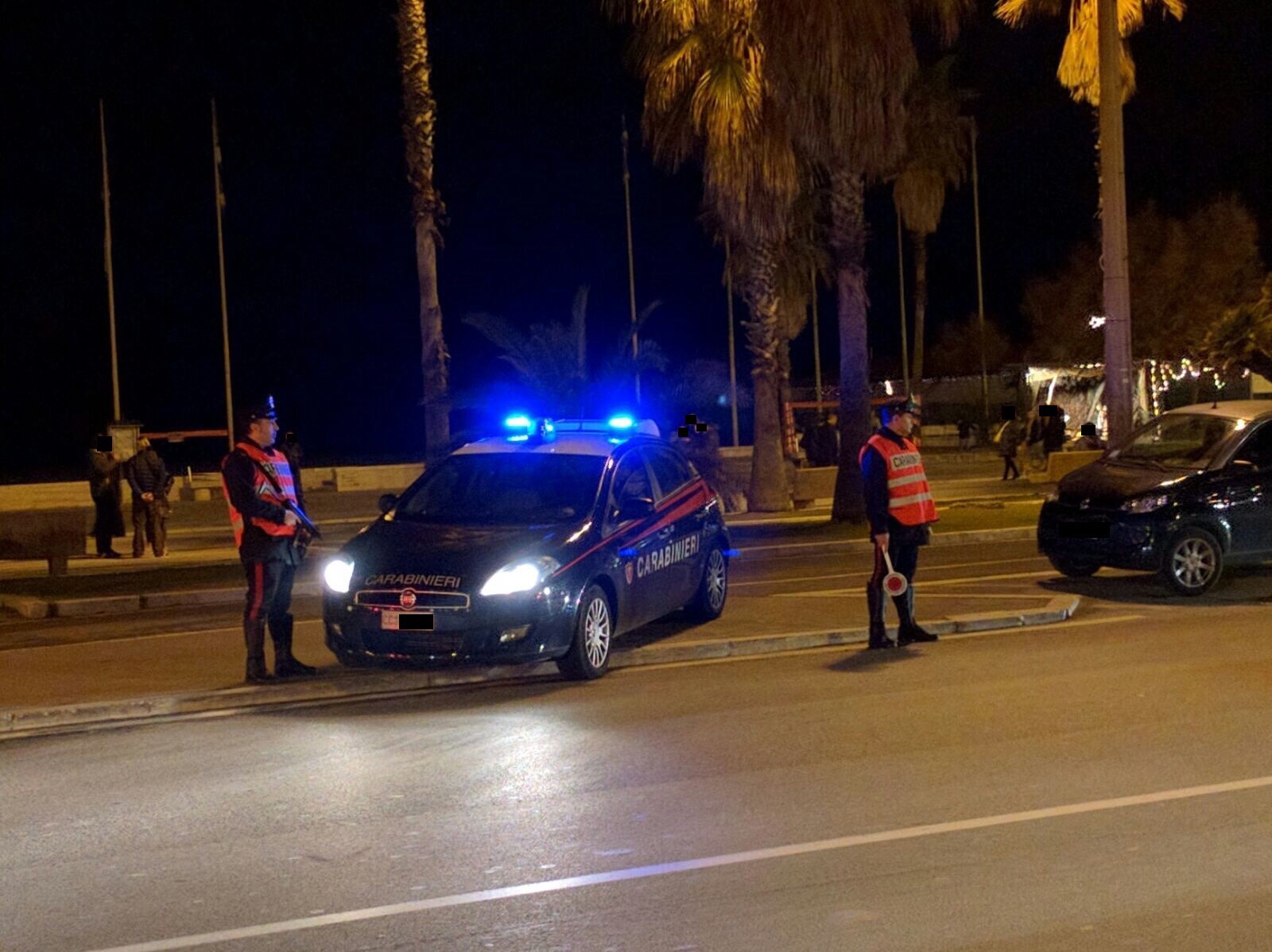 Spaccio e estorsione, due arresti in Versilia