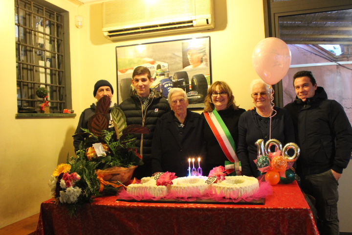 Gilda Cei entra nel club dei centenari di Pietrasanta