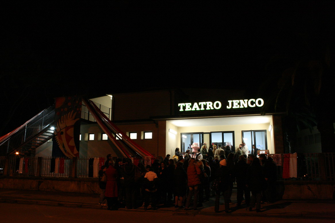 “Per il Teatro Jenco ci sono 30mila euro, perché non riapre?”