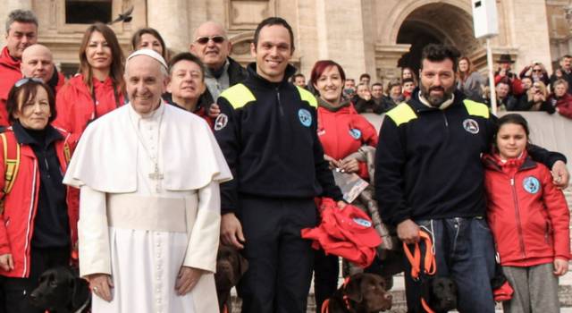 Papa Francesco riceve gli angeli custodi dei cani