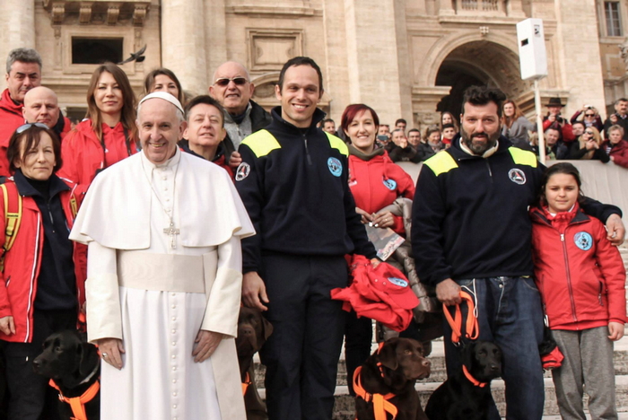 Papa Francesco riceve gli angeli custodi dei cani