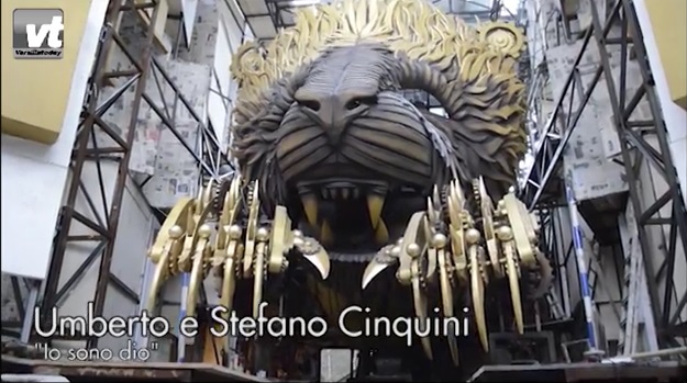 I carri del Carnevale di Viareggio 2016: fratelli Cinquini (video)