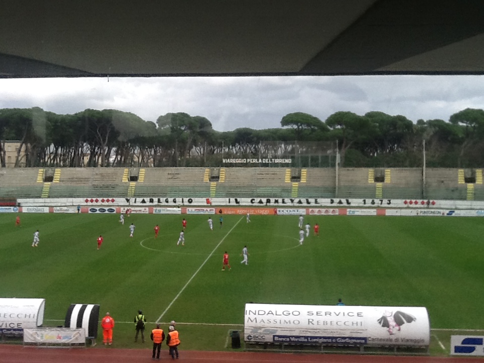 Quattro gol per tre punti, il Viareggio ritrova la vittoria