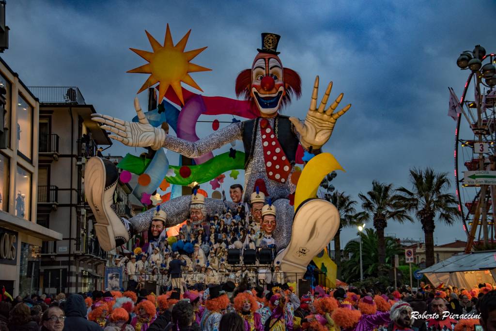 breschi carnevale viareggio 1° corso 2016