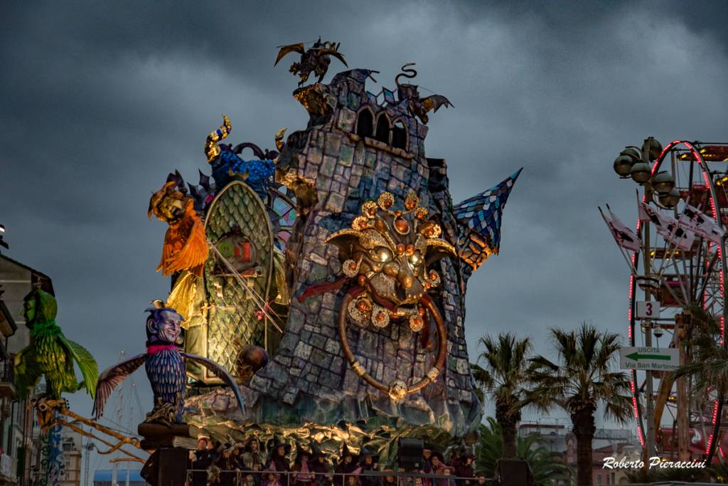 Carnevale 2016, i carri di seconda categoria 3 foto Roberto Pieraccini