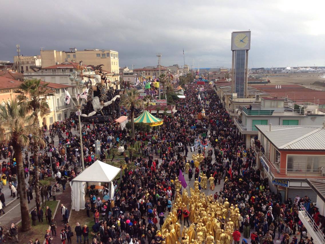 Il Carnevale visto da 15 metri d’altezza