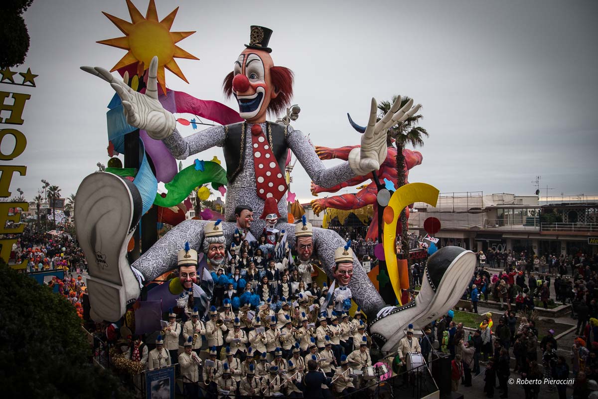 Carnevale, terzo corso col botto: l’incasso è 305mila euro