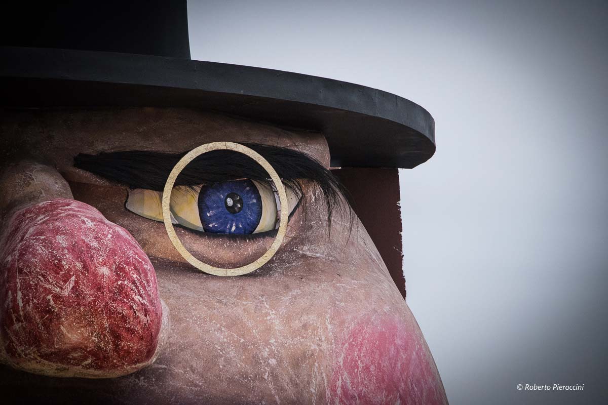 Carnevale di Viareggio la fotogallery del terzo corso