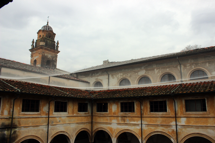 Reinstallata la rete antivolatili in Sant’Agostino, a rischio la salute dei bozzetti del Museo