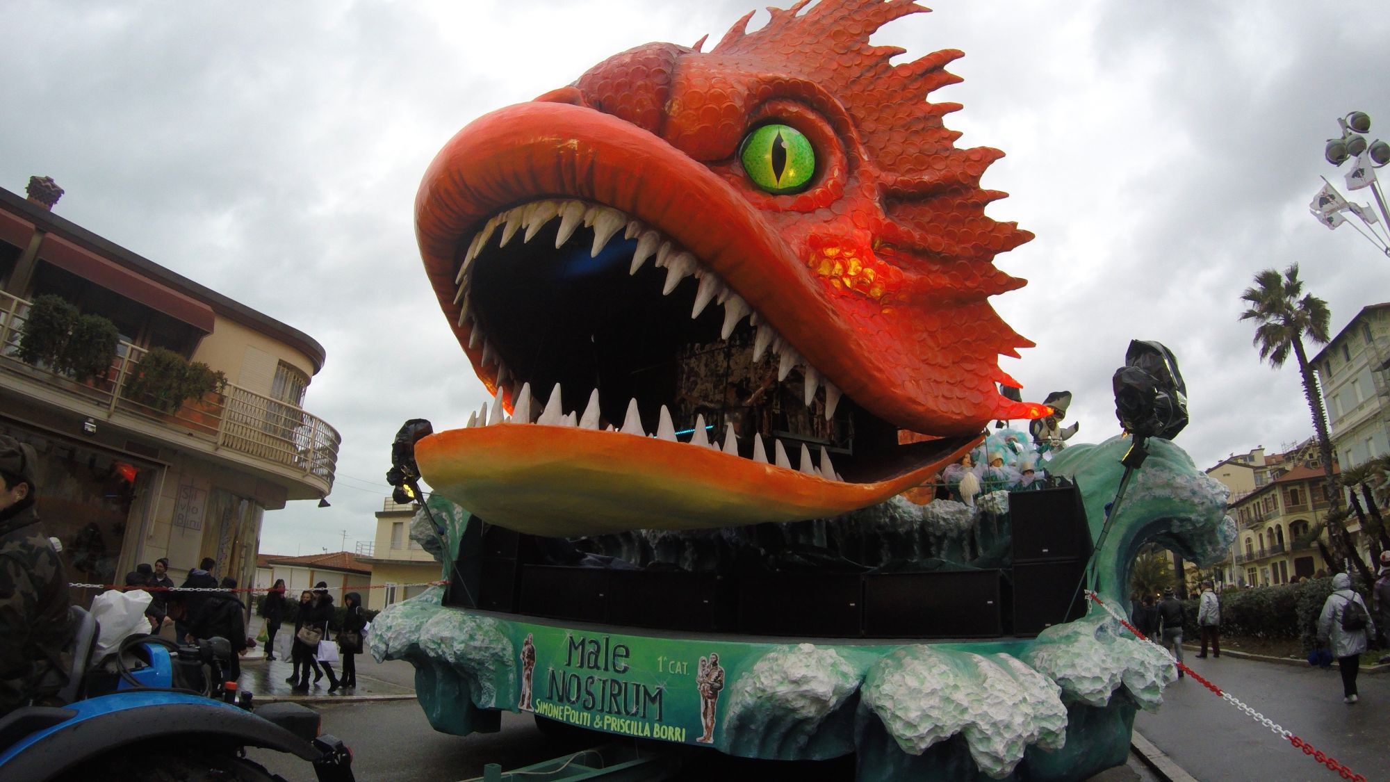 Carnevale,in 40mila per il Martedì Grasso a Viareggio