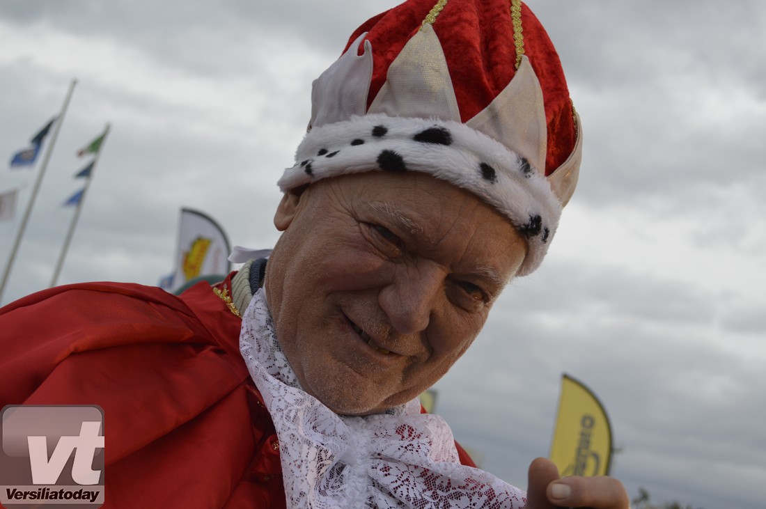 “Doppio tampone negativo. Sono guarito”, Re Carnevale sconfigge il Coronavirus