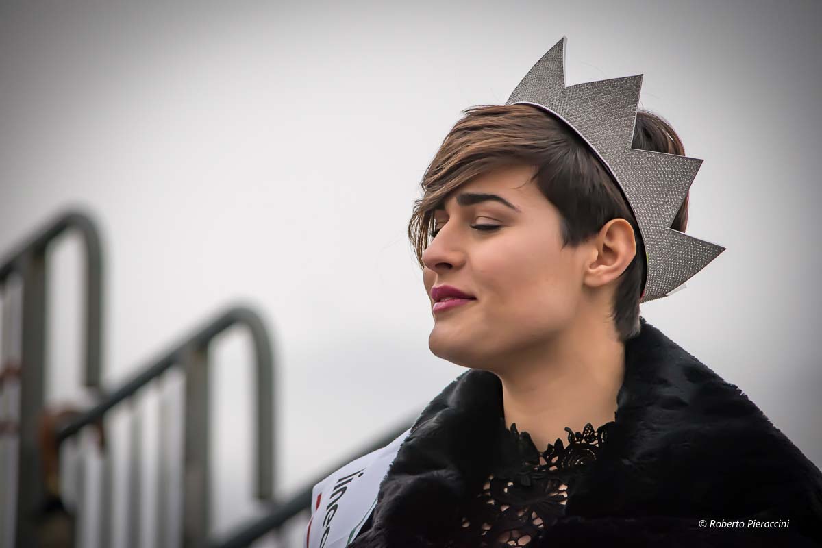 Una Miss Italia divertita al Carnevale di Viareggio – Le foto più belle