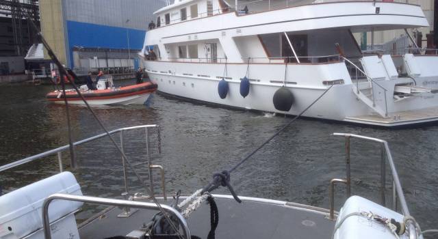 Yacht non manovra, sfiorato incidente in un cantiere