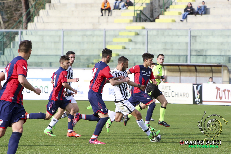 Valeri arbitra la finale della Viareggio Cup 2016