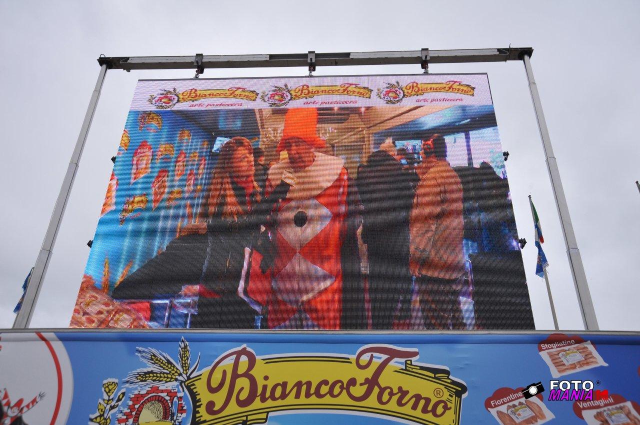 Performance della Biancoforno Street Band prima dell’ultimo corso di Carnevale