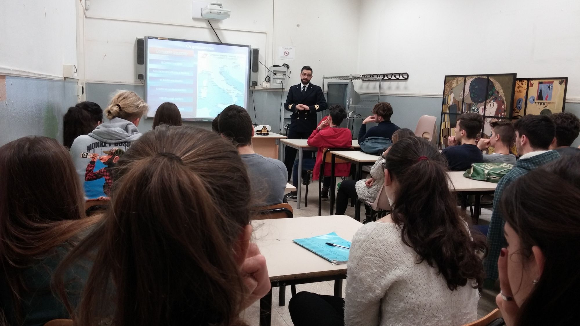 Studenti a lezione di mare