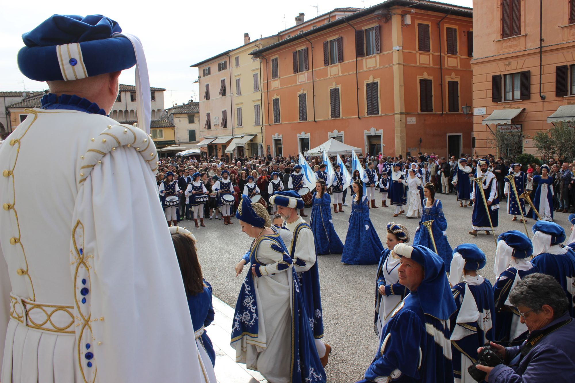 Folla in centro per Ferrari e Capodanno dell’Annunciazione