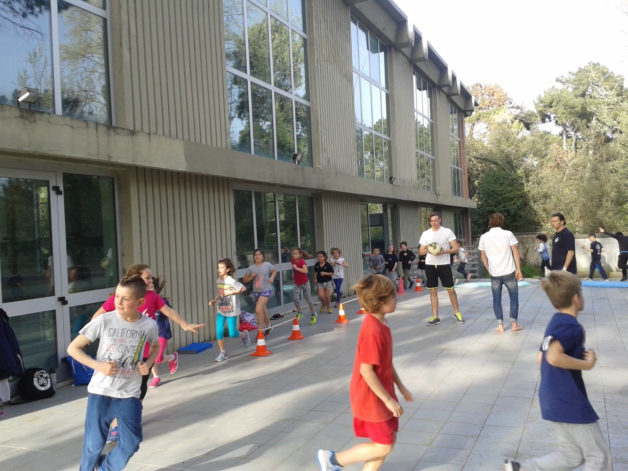 “Piscina chiusa, la politica ascolti i bambini”