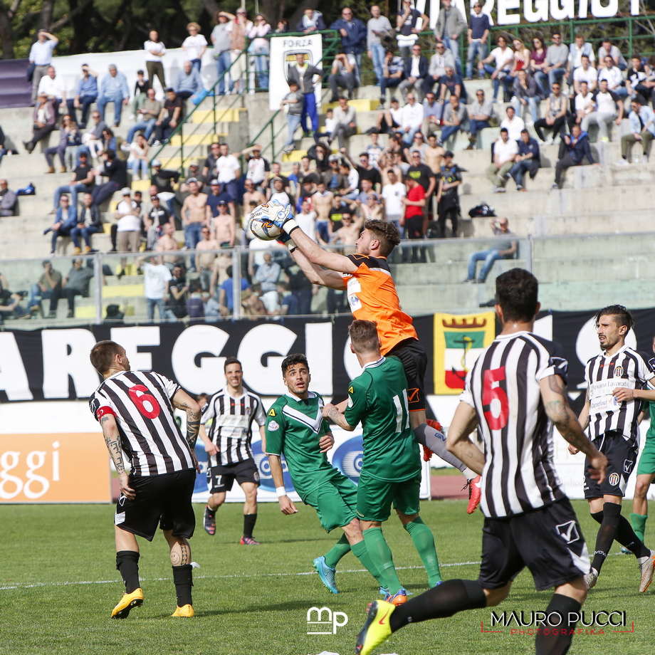 La fotogallery di Viareggio-Massese