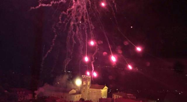 Fuochi d&#8217;artificio per la chiusura della festa della &#8220;Dolorosa&#8221;