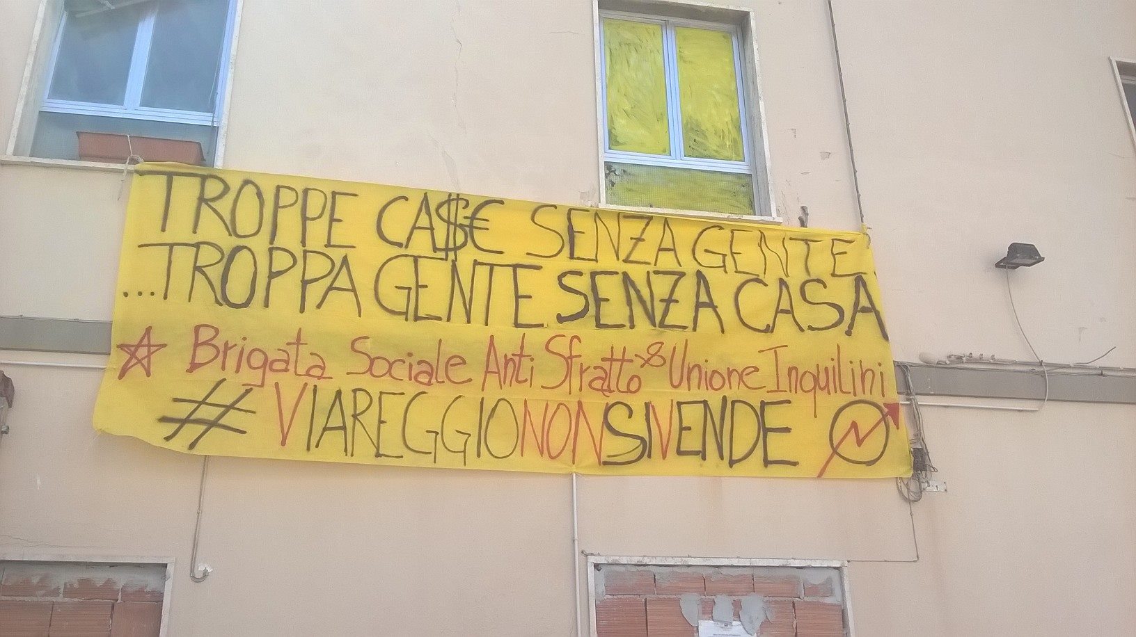 “L’edificio di via Matteotti abbandonato al suo destino”