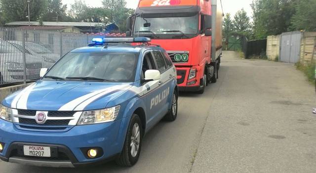 Frigo rotto e cibo avariato. Sequestrati due camion