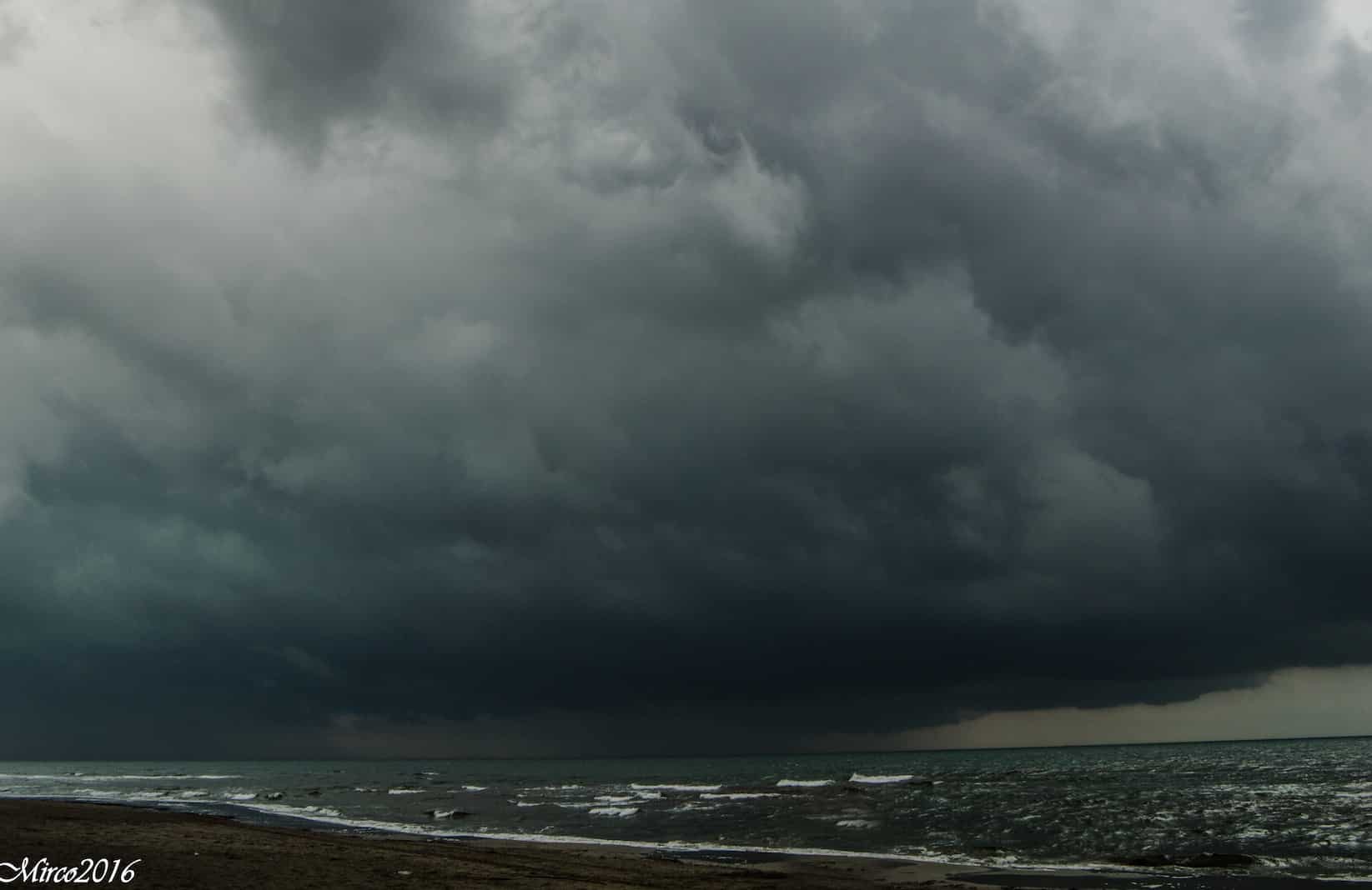 Il temporale visto dal mare