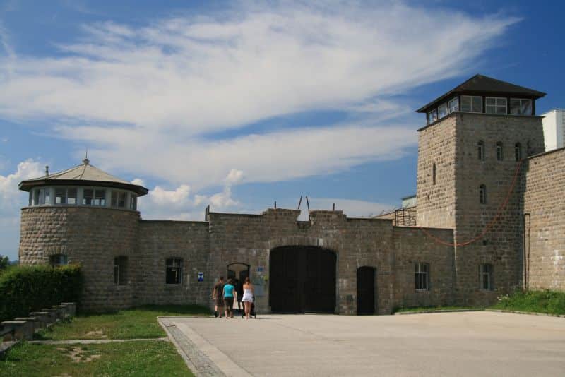 Cinque alunni della Scuola Secondaria di I grado Ugo Guidi in visita ai campi di sterminio di Dachau e Mathausen