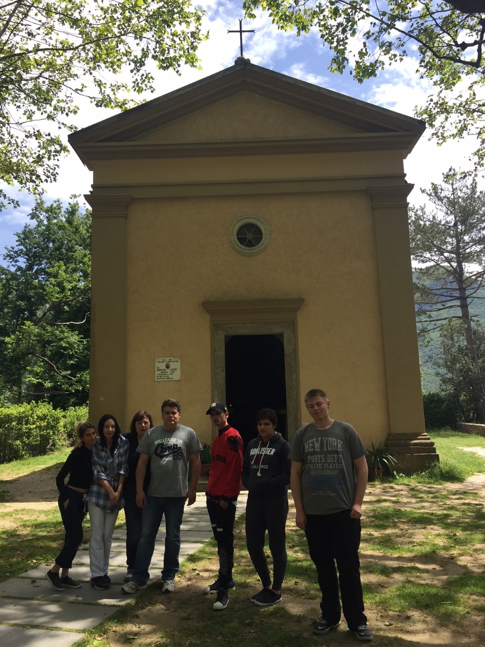 I giovani di Moers a lavoro sui sentieri di Sant’Anna di Stazzema