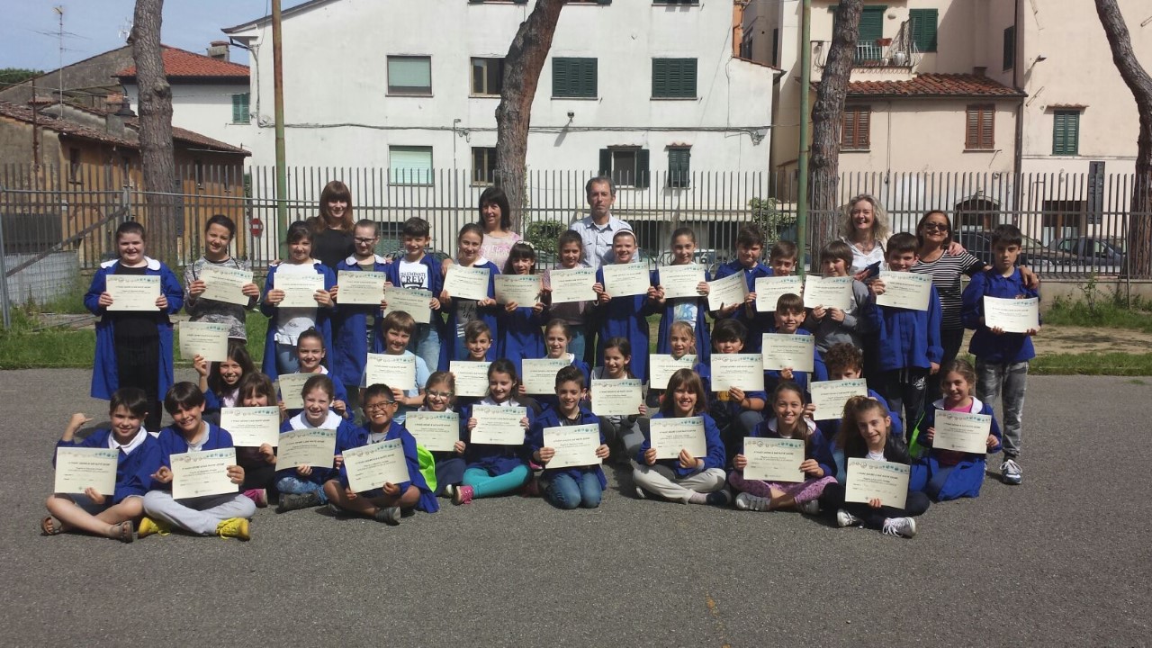 Aci premia i bambini della scuola “Pascoli” di Pietrasanta