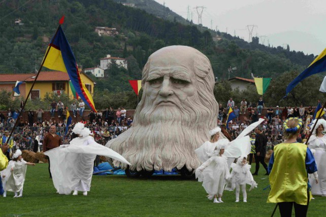 Mascherone di Viareggio al Palio dei Micci