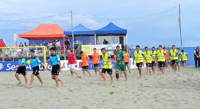 Dal beach soccer un &#8216;no&#8217; alla prescrizione per Viareggio