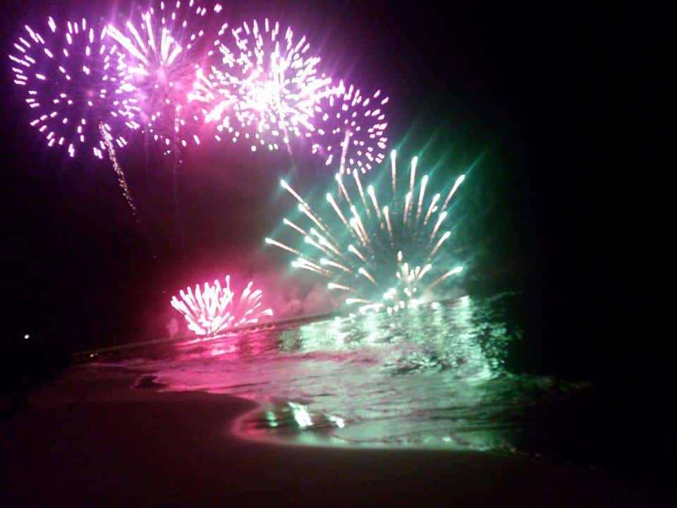 Forte dei Marmi gremita per lo show dei fuochi d’artificio