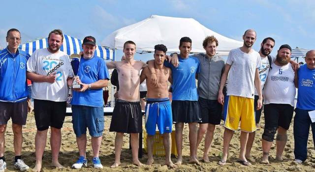 L&#8217;Italia Under 16 fa suo il torneo di pallamano su spiaggia