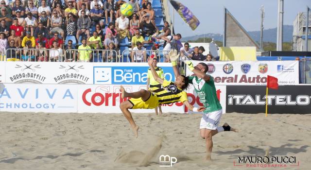 Beach soccer, la fotogallery di Viareggio-Brescia